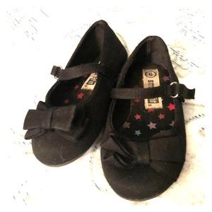 Baby girl size 6 black ballet flats